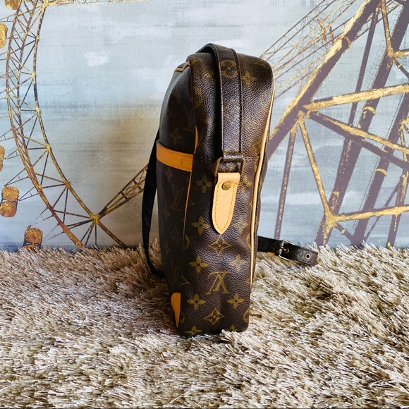Louis Vuitton Danube MM Crossbody - Picture 4 of 14
